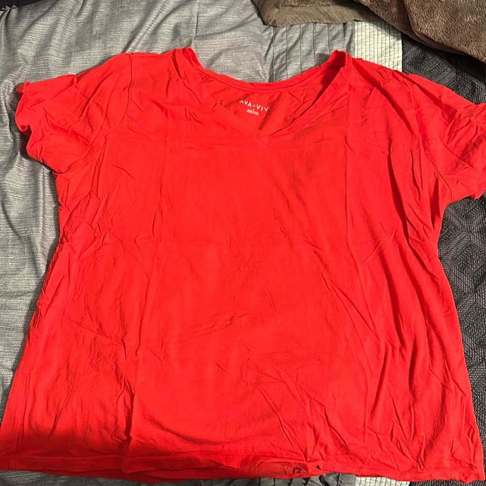 Ava Viv Vneck shirt